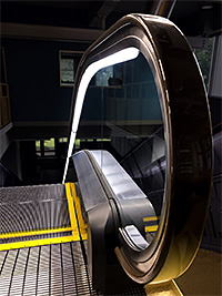 �G�X�J���[�^�[�����Ɩ�LED